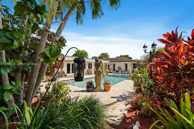 10740 SW 74th Ct, Pinecrest, FL 33156