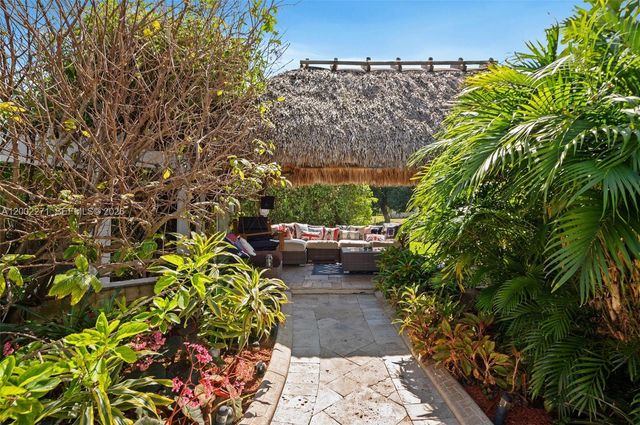 10740 SW 74th Ct, Pinecrest, FL 33156