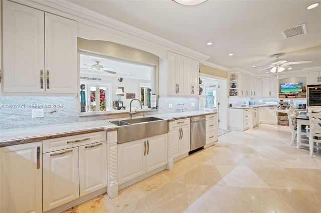 10740 SW 74th Ct, Pinecrest, FL 33156