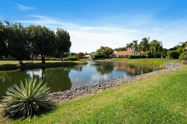 10740 SW 74th Ct, Pinecrest, FL 33156