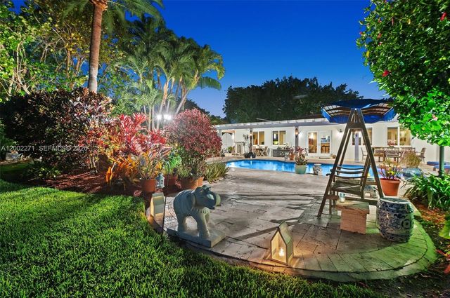 10740 SW 74th Ct, Pinecrest, FL 33156