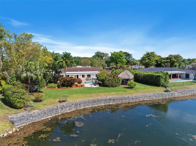 10740 SW 74th Ct, Pinecrest, FL 33156