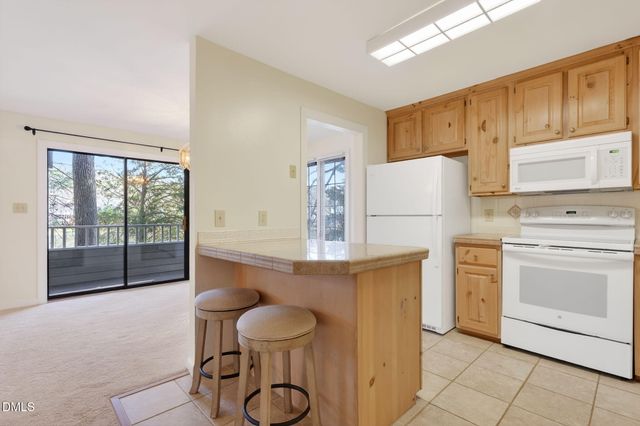 325 Glen Echo Lane L, Cary, NC 27518