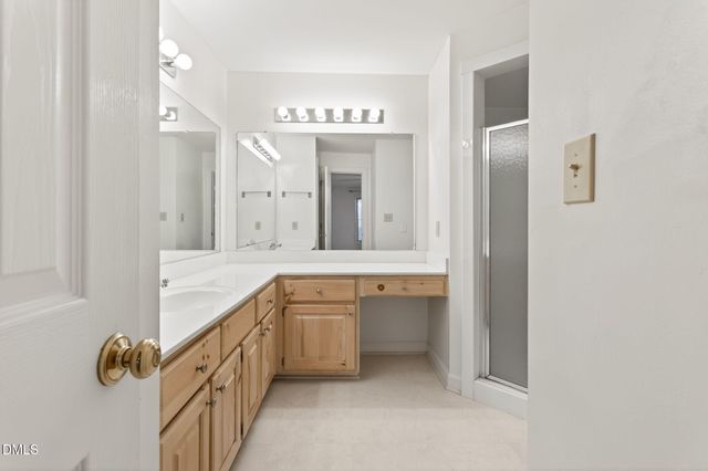 325 Glen Echo Lane L, Cary, NC 27518