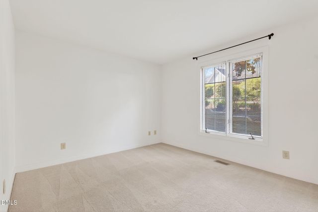 325 Glen Echo Lane L, Cary, NC 27518