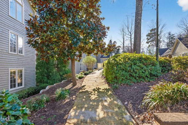 325 Glen Echo Lane L, Cary, NC 27518