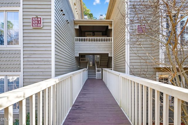 325 Glen Echo Lane L, Cary, NC 27518