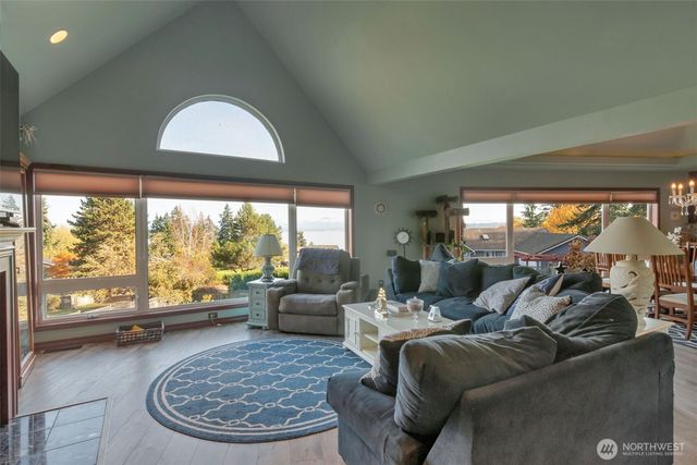 6969 Humphrey Road, Clinton, WA 98236