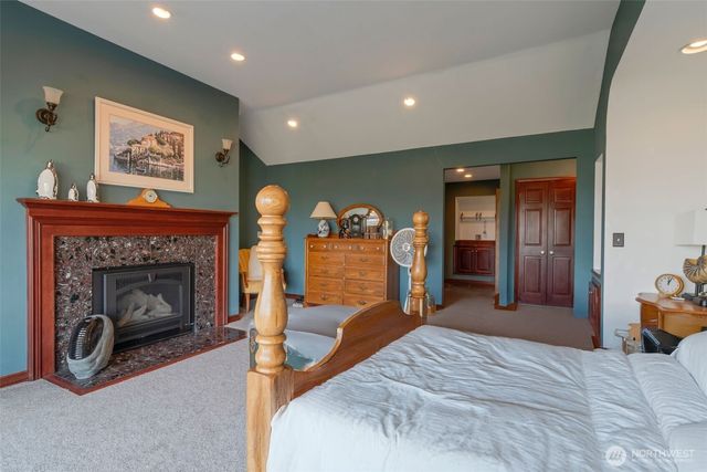 6969 Humphrey Road, Clinton, WA 98236