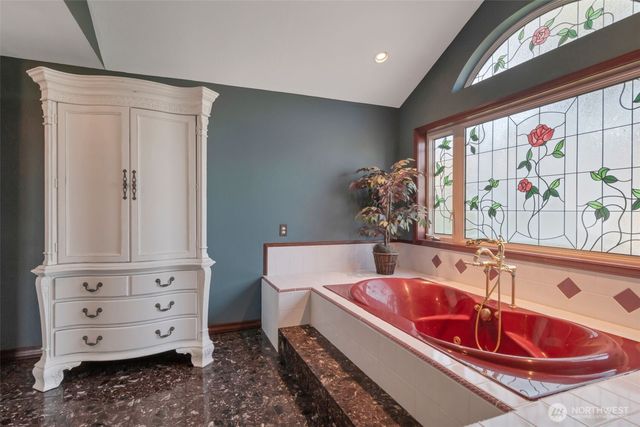 6969 Humphrey Road, Clinton, WA 98236