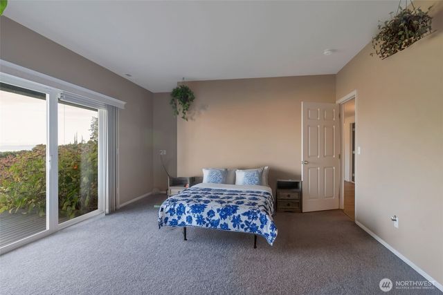 6969 Humphrey Road, Clinton, WA 98236