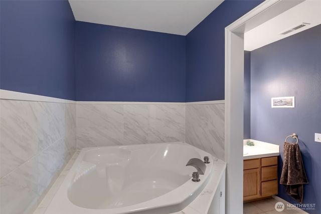 6969 Humphrey Road, Clinton, WA 98236