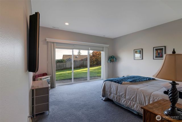 6969 Humphrey Road, Clinton, WA 98236