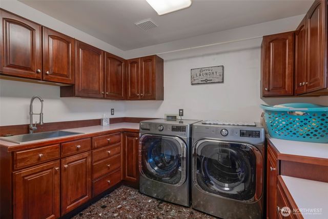 6969 Humphrey Road, Clinton, WA 98236