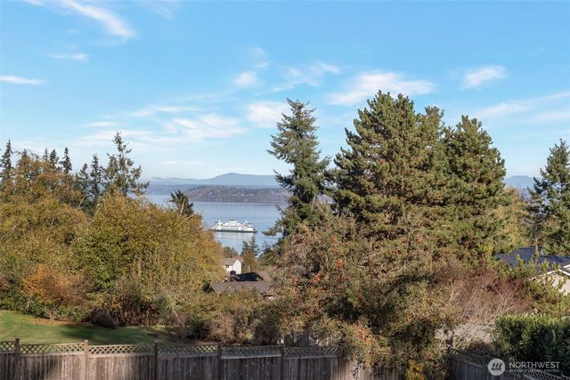 6969 Humphrey Road, Clinton, WA 98236