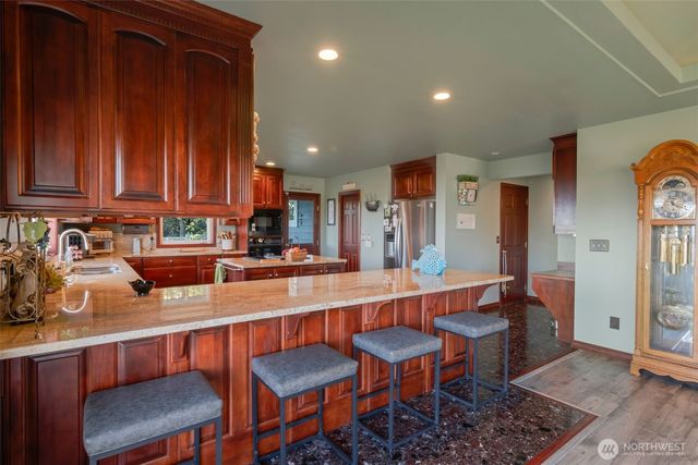 6969 Humphrey Road, Clinton, WA 98236