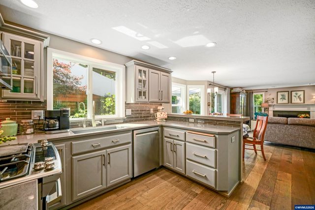 5180 Foxhaven Ct SE, Salem, OR 97306