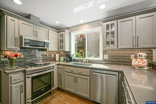 5180 Foxhaven Ct SE, Salem, OR 97306