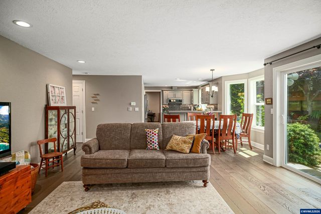 5180 Foxhaven Ct SE, Salem, OR 97306