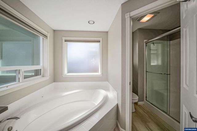 5180 Foxhaven Ct SE, Salem, OR 97306