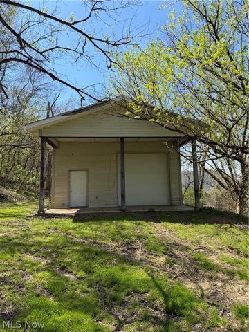 56624 Boyd Avenue, Bridgeport, OH 43912