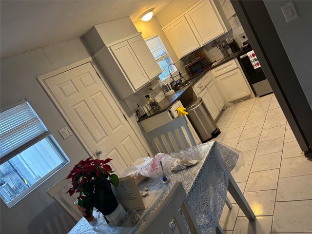 2605 Greenhurst Drive, Farmers Branch, TX 75234