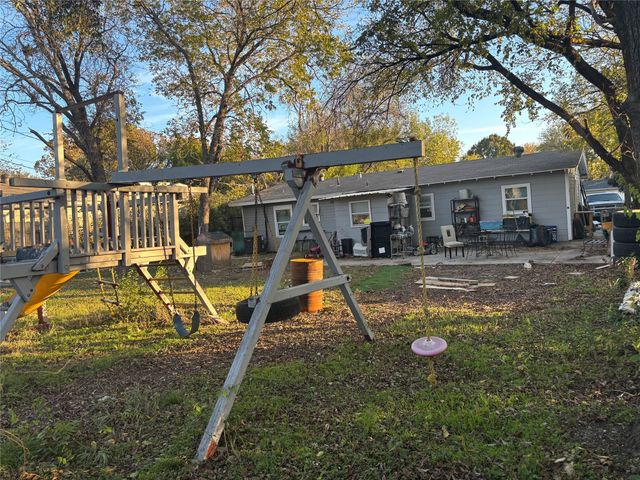 2605 Greenhurst Drive, Farmers Branch, TX 75234