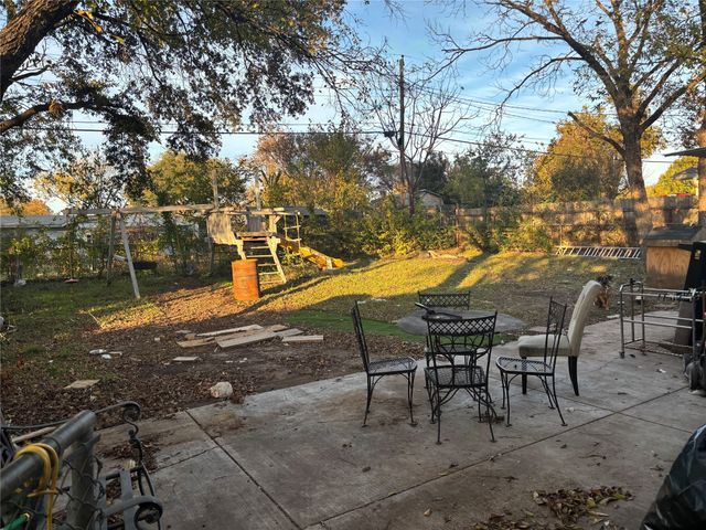 2605 Greenhurst Drive, Farmers Branch, TX 75234