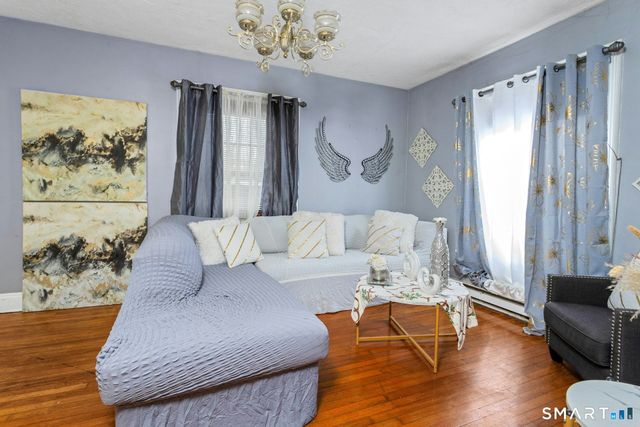 18 Grandview Avenue, Danbury, CT 06810