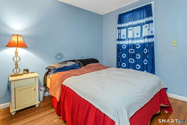 18 Grandview Avenue, Danbury, CT 06810