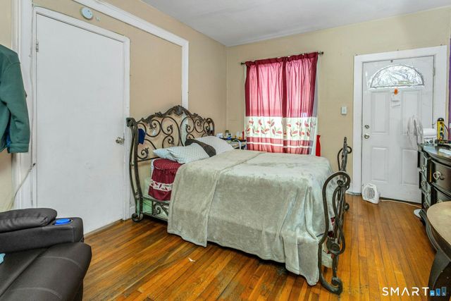 18 Grandview Avenue, Danbury, CT 06810