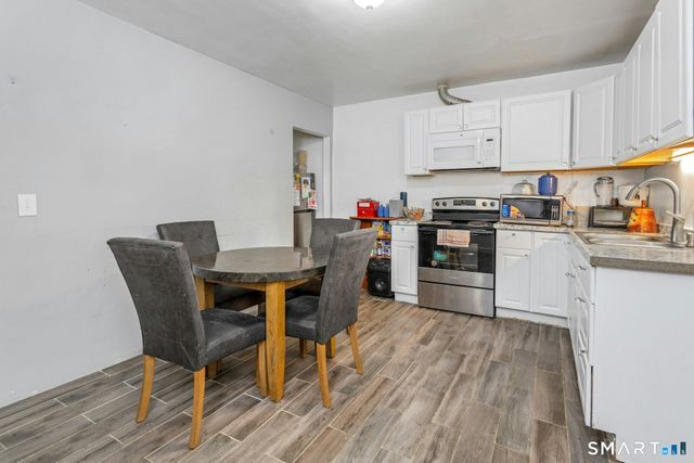 18 Grandview Avenue, Danbury, CT 06810