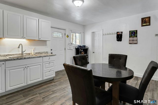 18 Grandview Avenue, Danbury, CT 06810