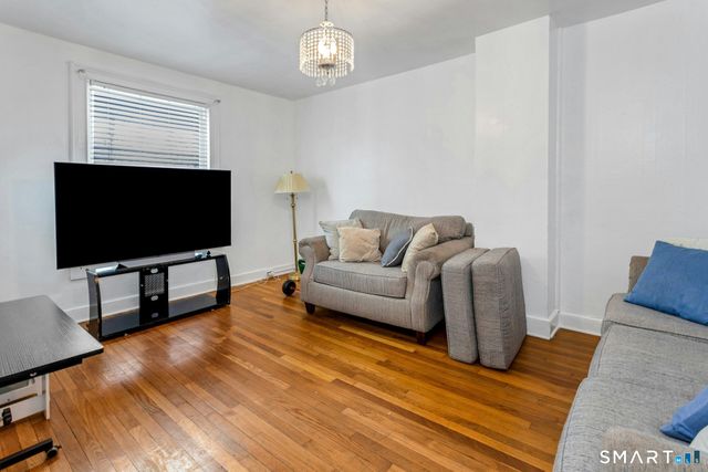 18 Grandview Avenue, Danbury, CT 06810