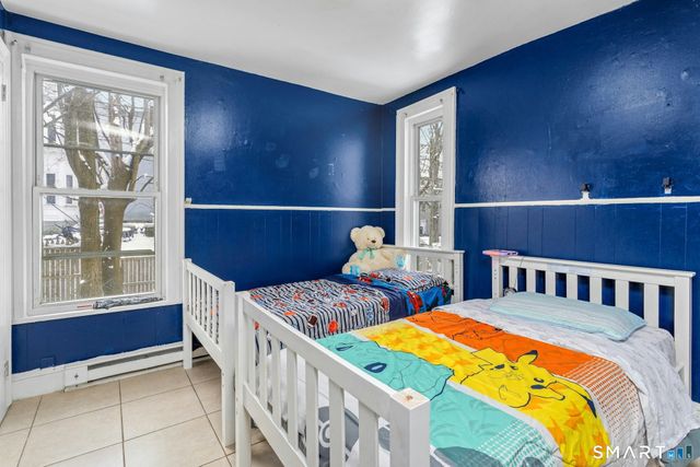 18 Grandview Avenue, Danbury, CT 06810