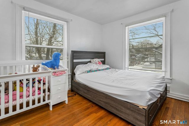 18 Grandview Avenue, Danbury, CT 06810