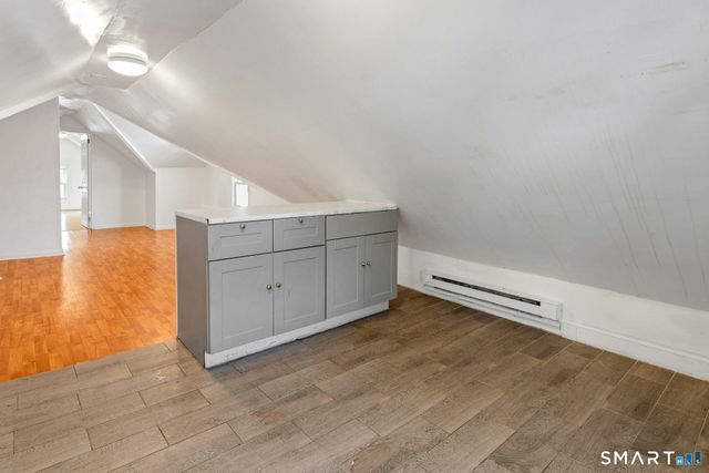 18 Grandview Avenue, Danbury, CT 06810