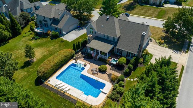 2205 MAY APPLE DR, York, PA 17402