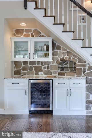 2205 MAY APPLE DR, York, PA 17402
