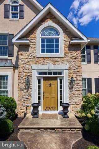 2205 MAY APPLE DR, York, PA 17402