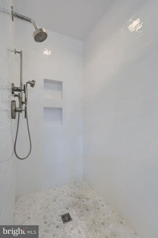 2205 MAY APPLE DR, York, PA 17402