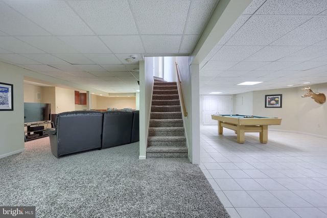 2205 MAY APPLE DR, York, PA 17402