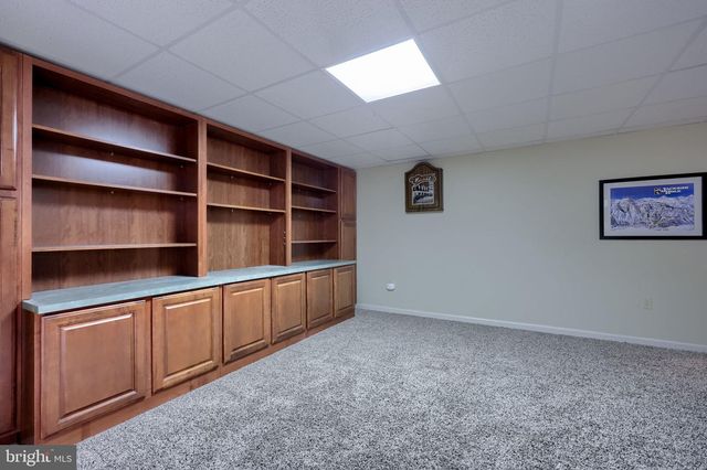 2205 MAY APPLE DR, York, PA 17402