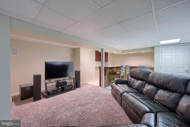 2205 MAY APPLE DR, York, PA 17402