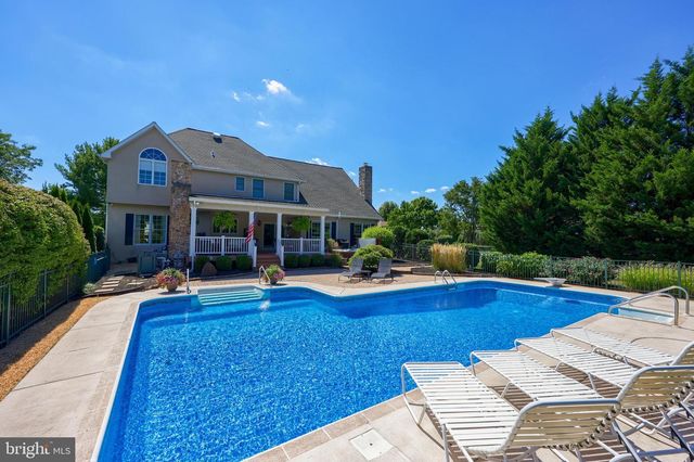 2205 MAY APPLE DR, York, PA 17402