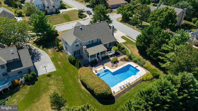 2205 MAY APPLE DR, York, PA 17402