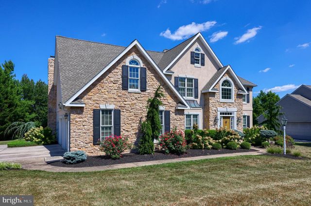 2205 MAY APPLE DR, York, PA 17402