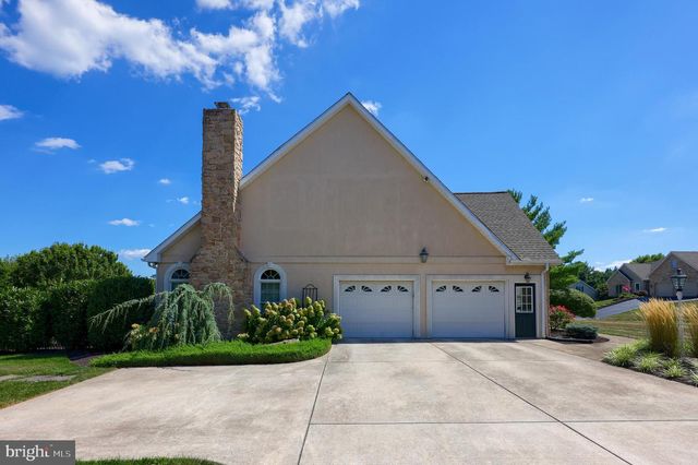 2205 MAY APPLE DR, York, PA 17402