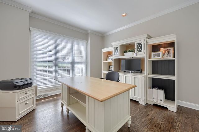 2205 MAY APPLE DR, York, PA 17402