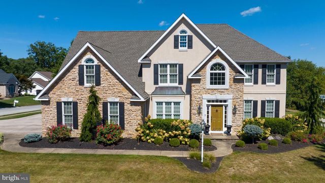 2205 MAY APPLE DR, York, PA 17402